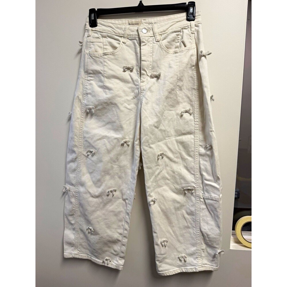 Pilcro size 29 Women’s White Denim Jeans, High Rise, barrel Jean